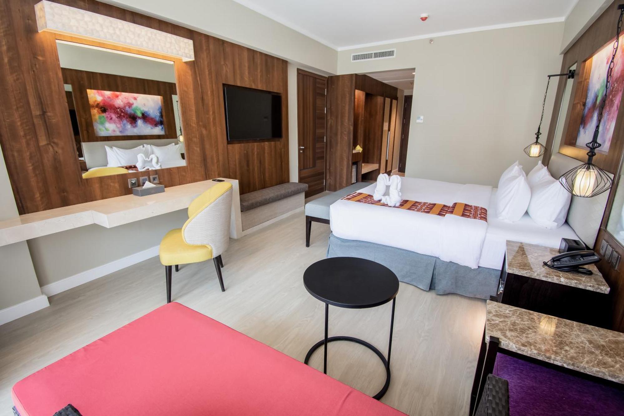 Mandarin Bay Resort And Spa Balabag  Esterno foto