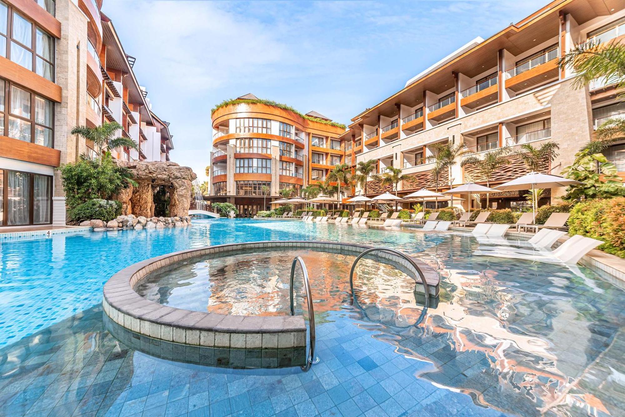 Mandarin Bay Resort And Spa Balabag  Esterno foto
